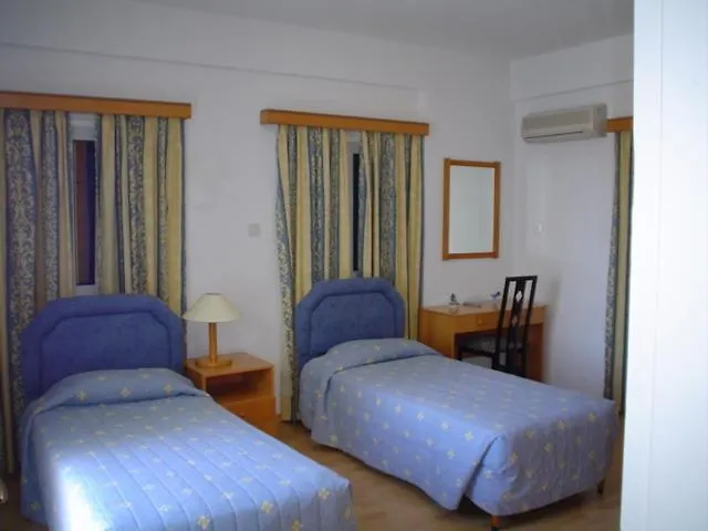 Cynthia * Πέγεια